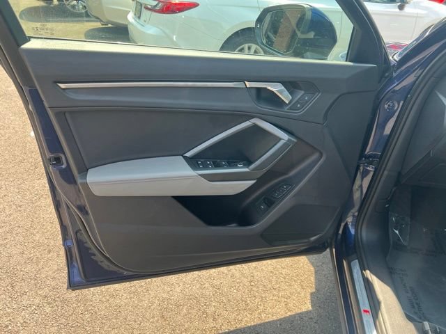 Used 2022 Audi Q3 2.0T Premium w/ Black Optic Sport Package AWD/4WD image 6