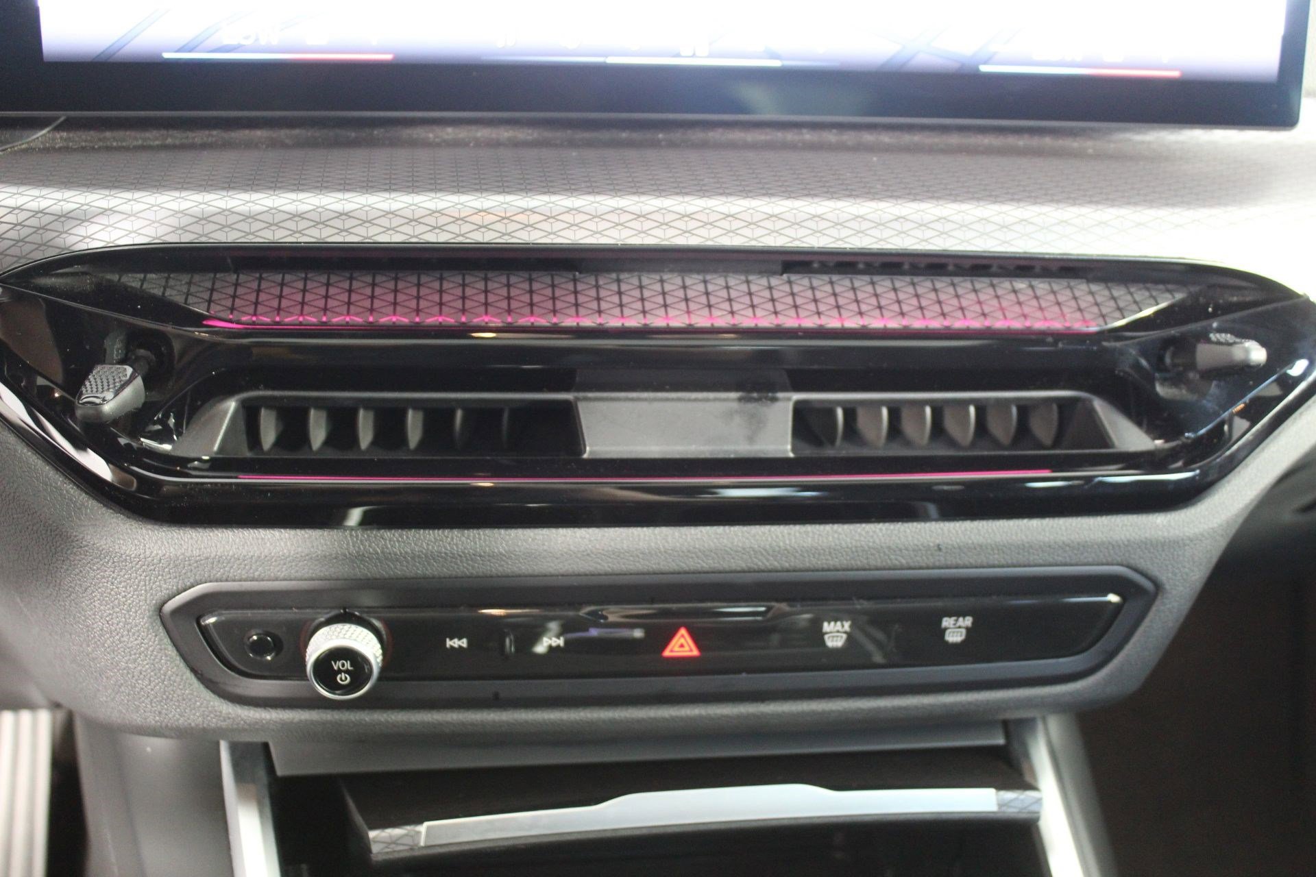 Used 2025 BMW 430i xDrive w/ Premium Package image 18