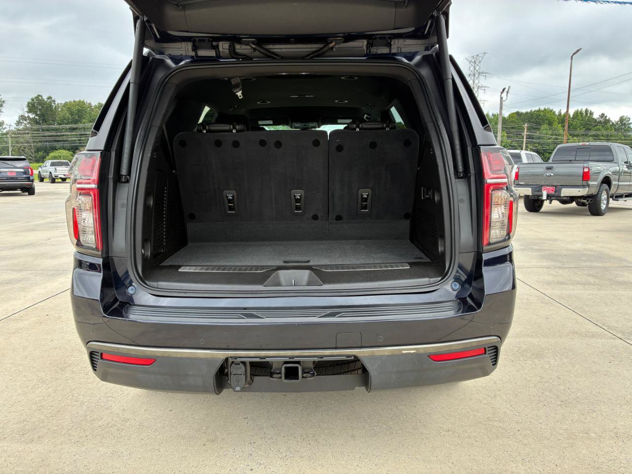 Used 2021 Chevrolet Tahoe Z71 w/ Luxury Package AWD/4WD image 33