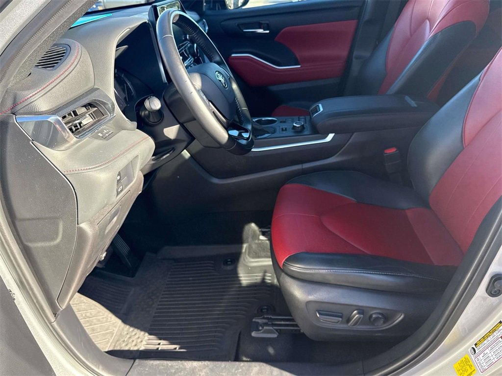 Used 2021 Toyota Highlander XSE image 26