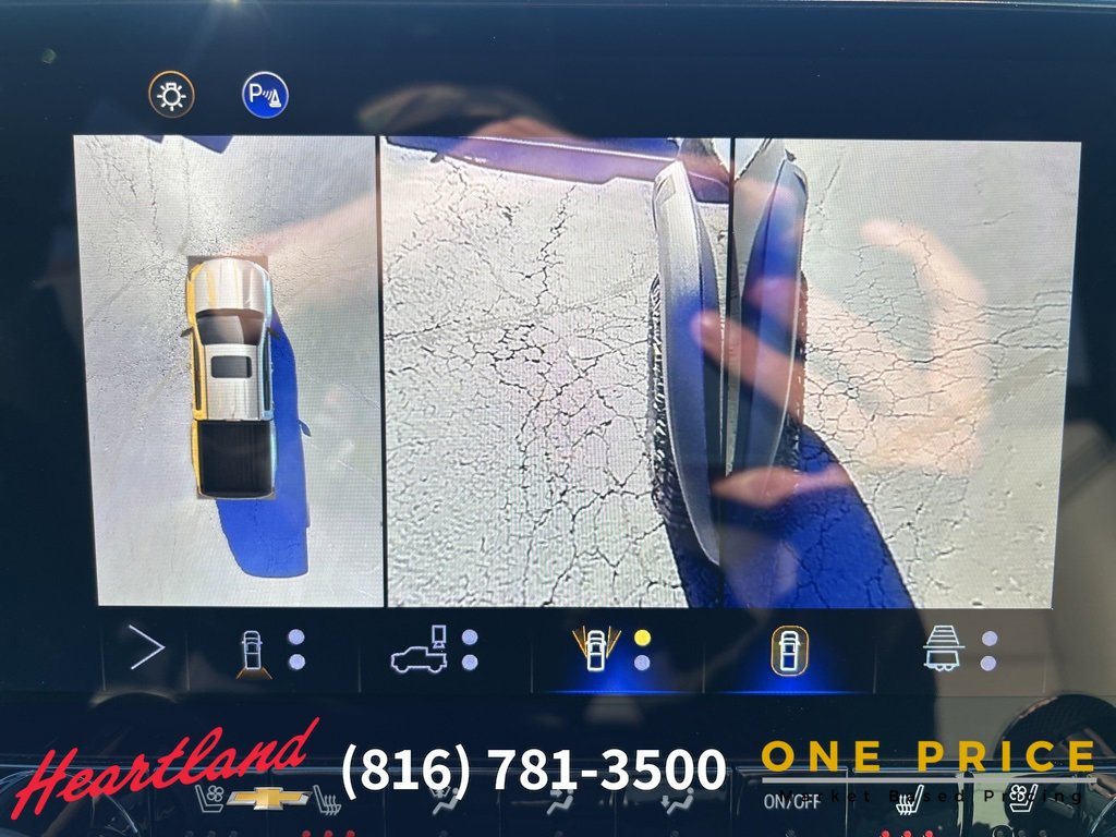 Used 2024 Chevrolet Colorado ZR2 w/ ZR2 Convenience Package III image 34