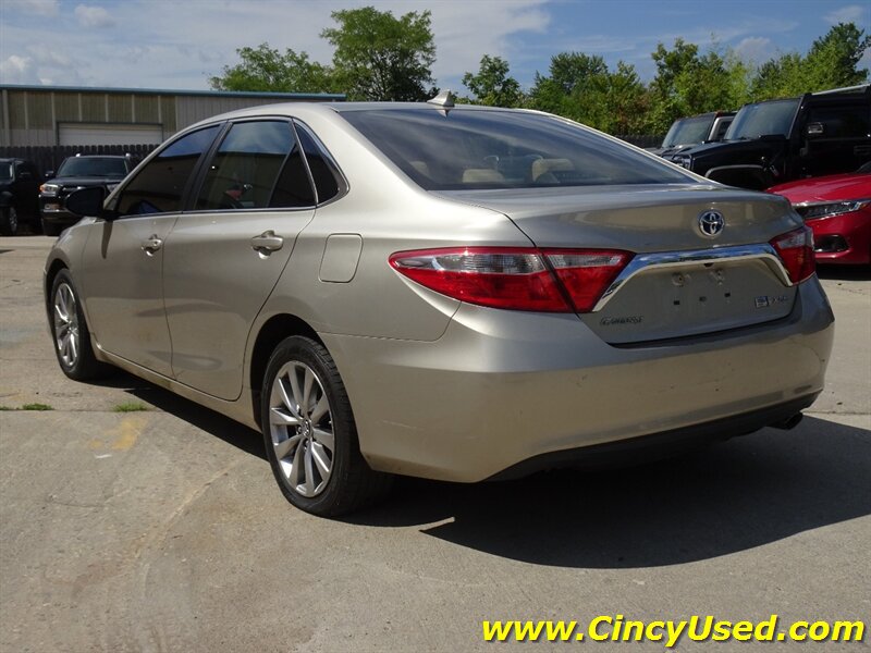 Used 2017 Toyota Camry XLE w/ Moonroof Package FWD image 8