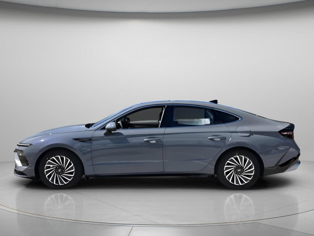 New 2026 Hyundai Sonata Limited FWD image 2