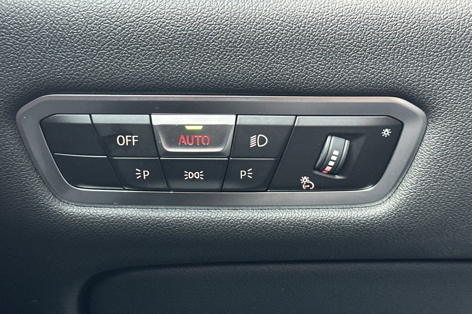 Used 2022 BMW X5 xDrive40i w/ Parking Assistance Package image 43