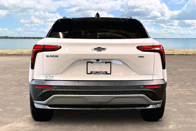 New 2026 Chevrolet Blazer EV LT image 3