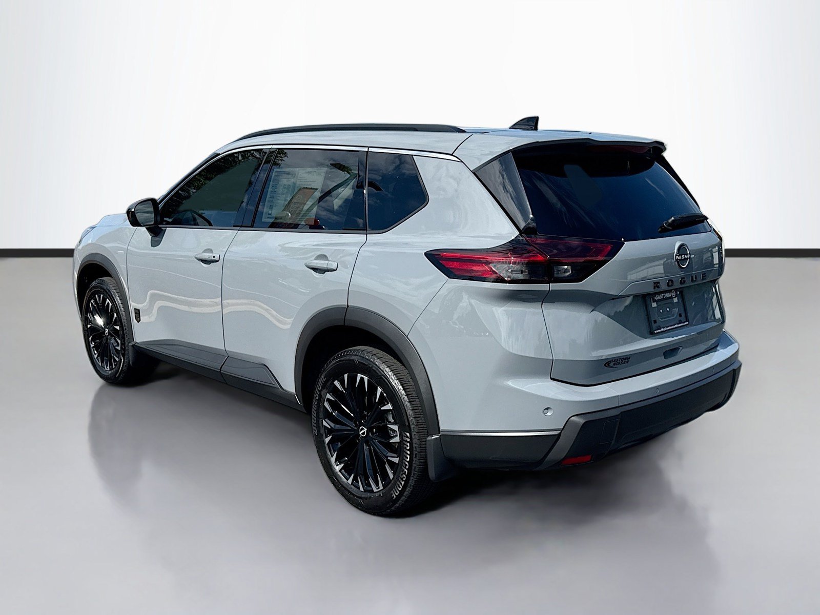 Used 2026 Nissan Rogue Dark Armor FWD image 5