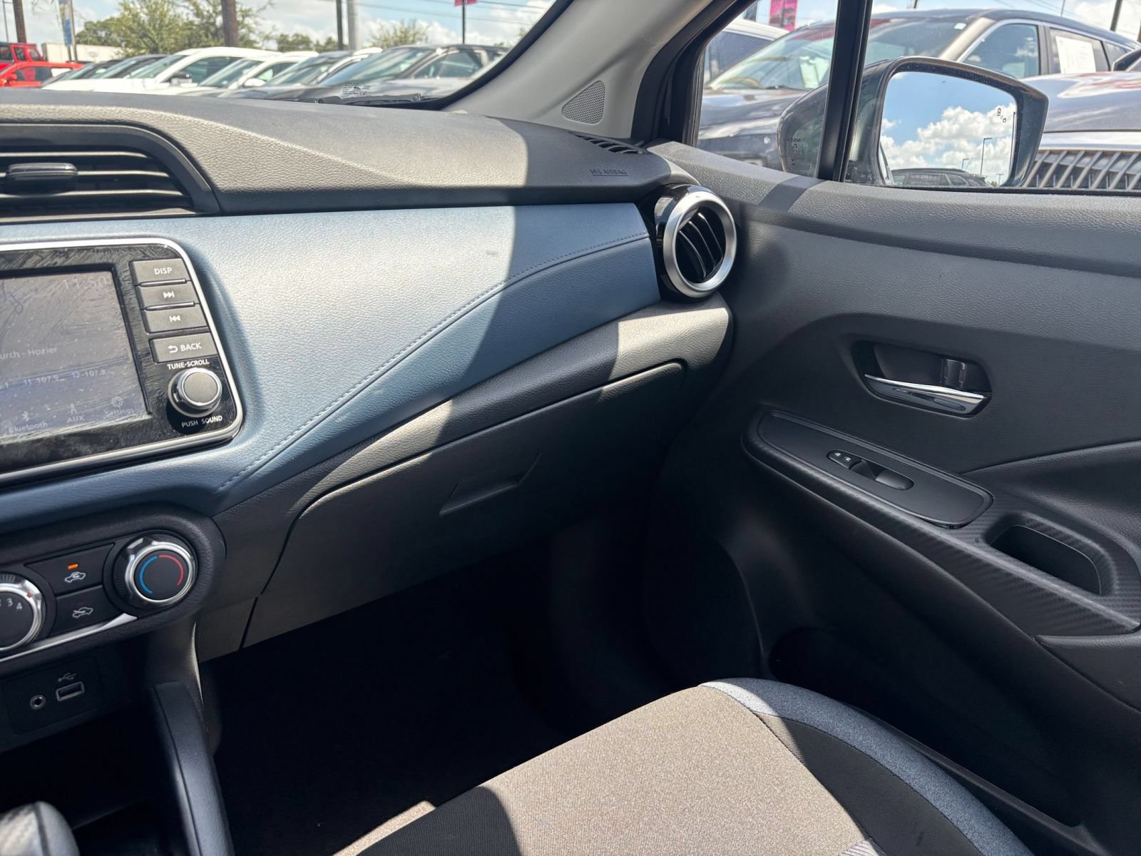Used 2025 Nissan Versa SV FWD image 32