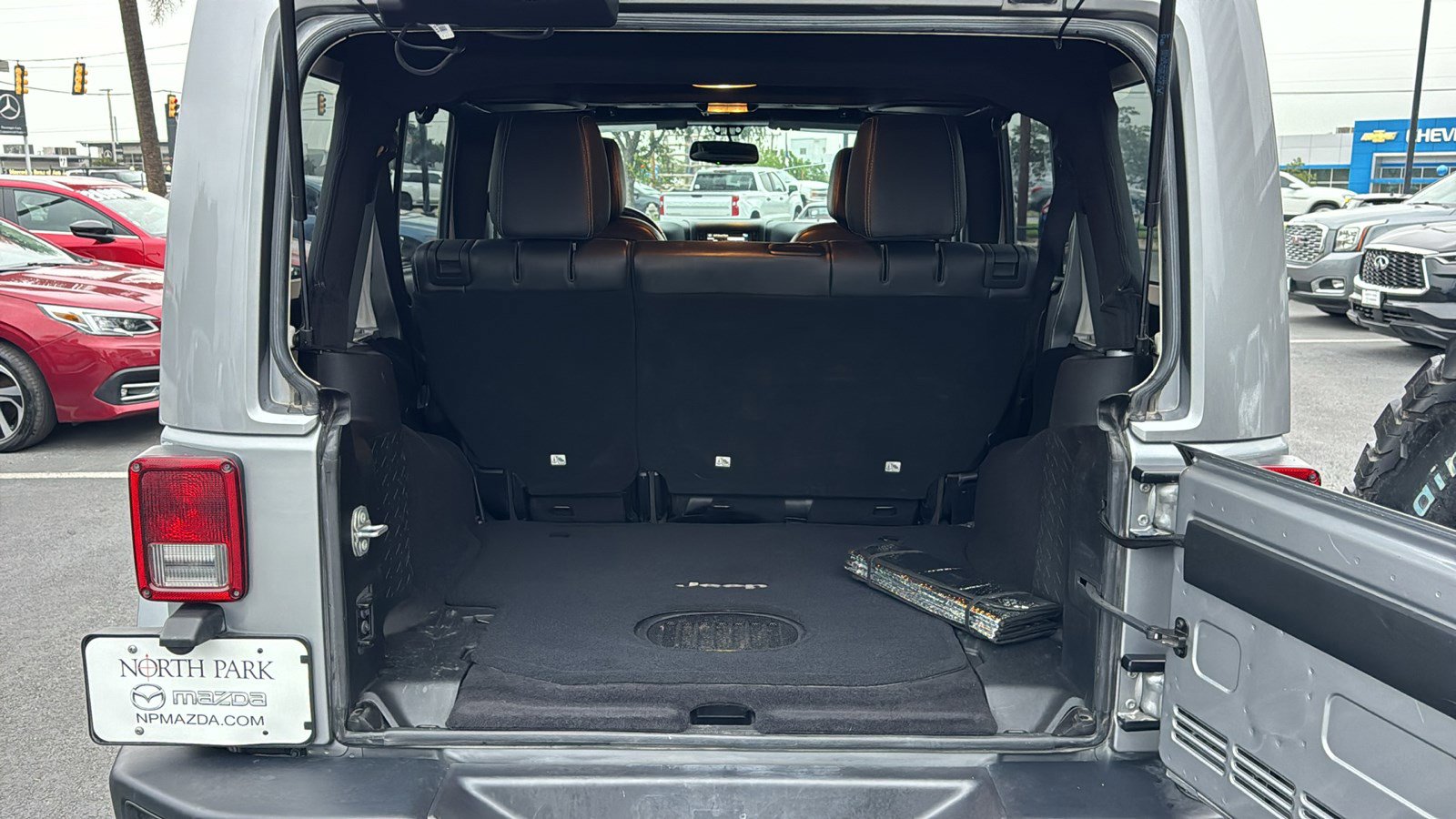 Used 2017 Jeep Wrangler Unlimited Rubicon AWD/4WD image 19