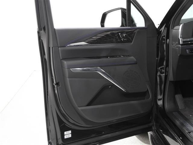 New 2025 Cadillac Escalade IQ Luxury 1 AWD/4WD image 4