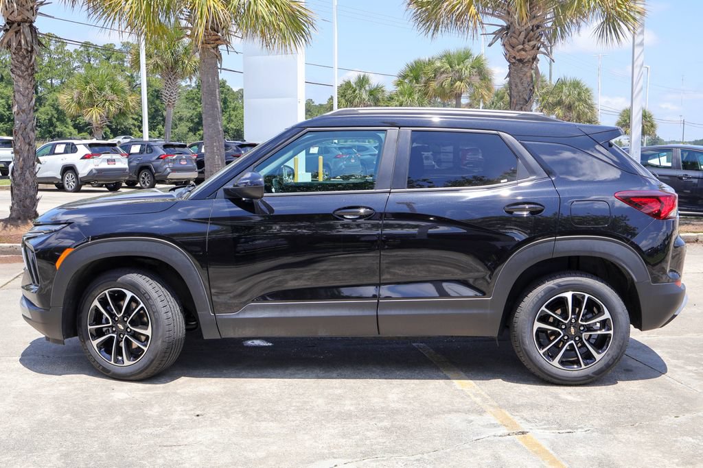Used 2025 Chevrolet TrailBlazer LT AWD/4WD image 25