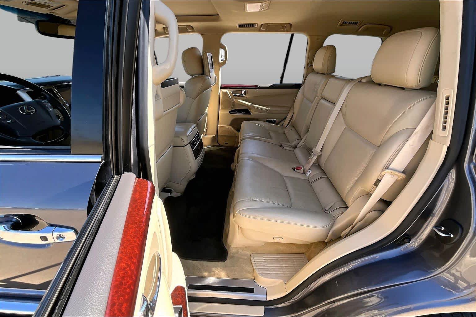 Used 2014 Lexus LX 570 4WD image 21