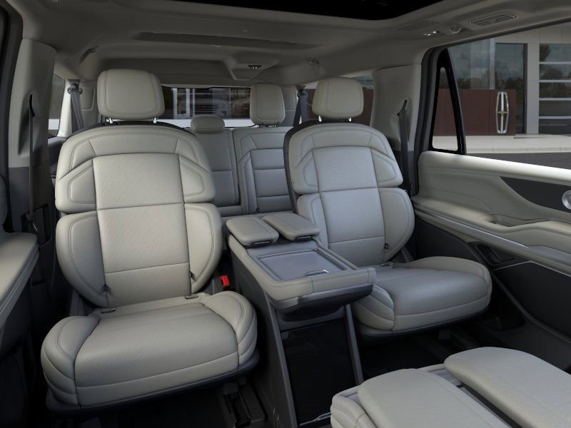 New 2025 Lincoln Navigator L Reserve image 11