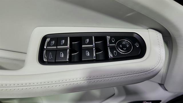 Used 2023 Porsche Macan GTS image 20