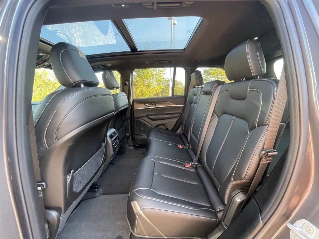 New 2025 Jeep Grand Cherokee L Altitude image 23