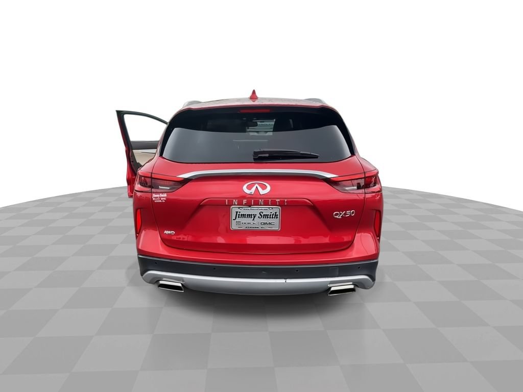 Used 2019 INFINITI QX50 Essential w/ Sensory Package AWD/4WD image 7