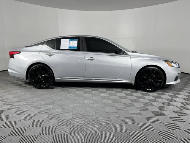 Used 2019 Nissan Altima 2.5 SR FWD image 12