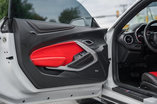 Used 2016 Chevrolet Camaro SS RWD image 36