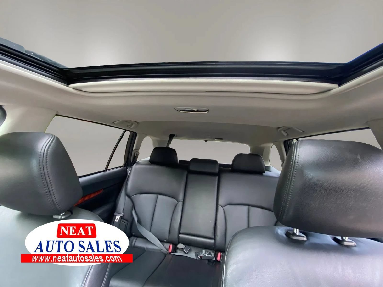 Used 2010 Subaru Outback 2.5i Limited AWD/4WD image 13
