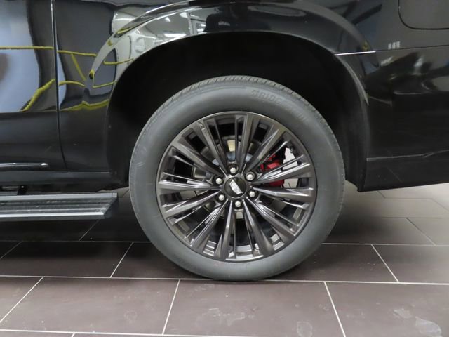 Certified 2024 Cadillac Escalade ESV V w/ LPO, ONYX Package AWD/4WD image 16