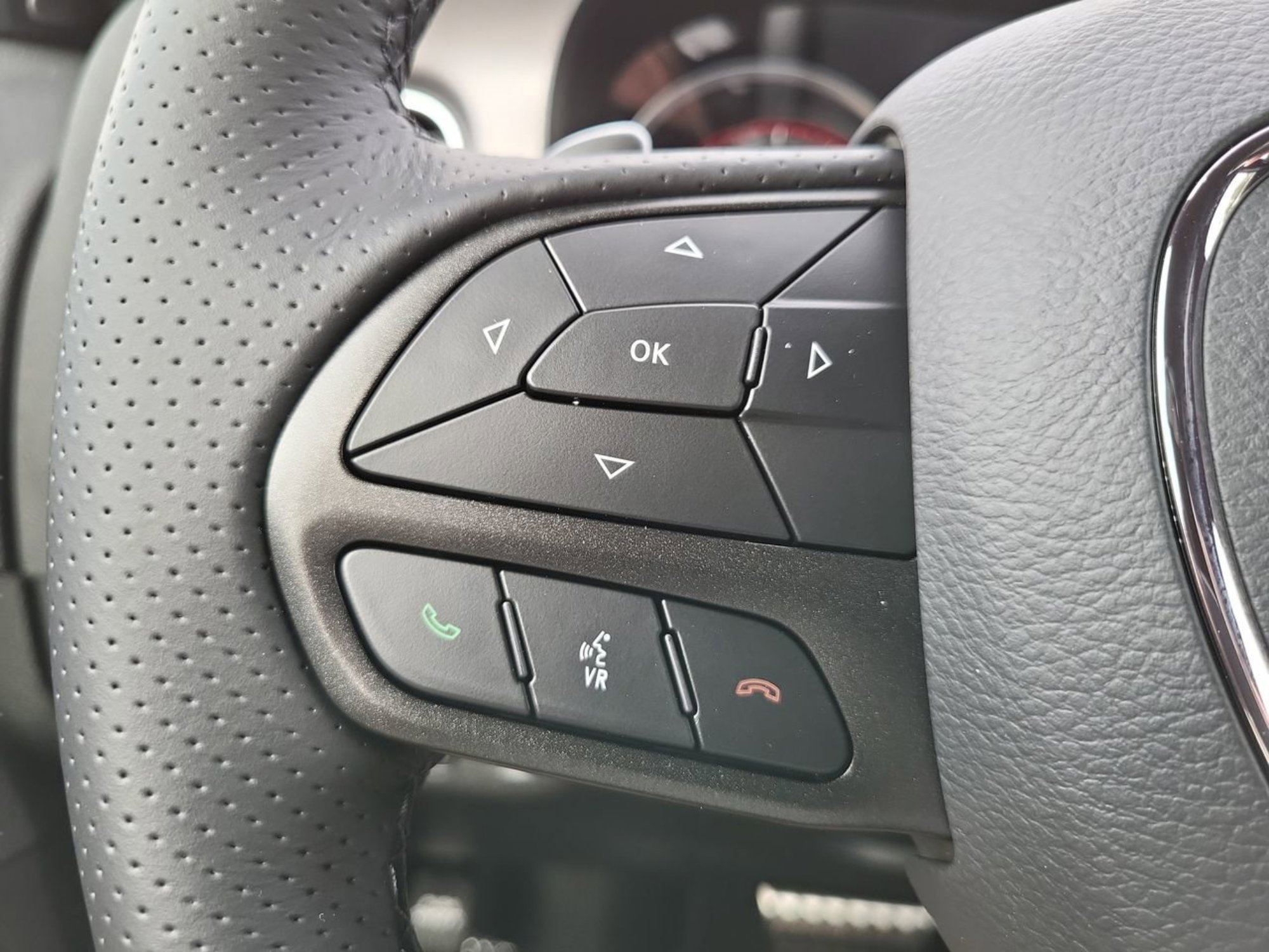 Used 2023 Dodge Charger R/T w/ Technology Group image 17