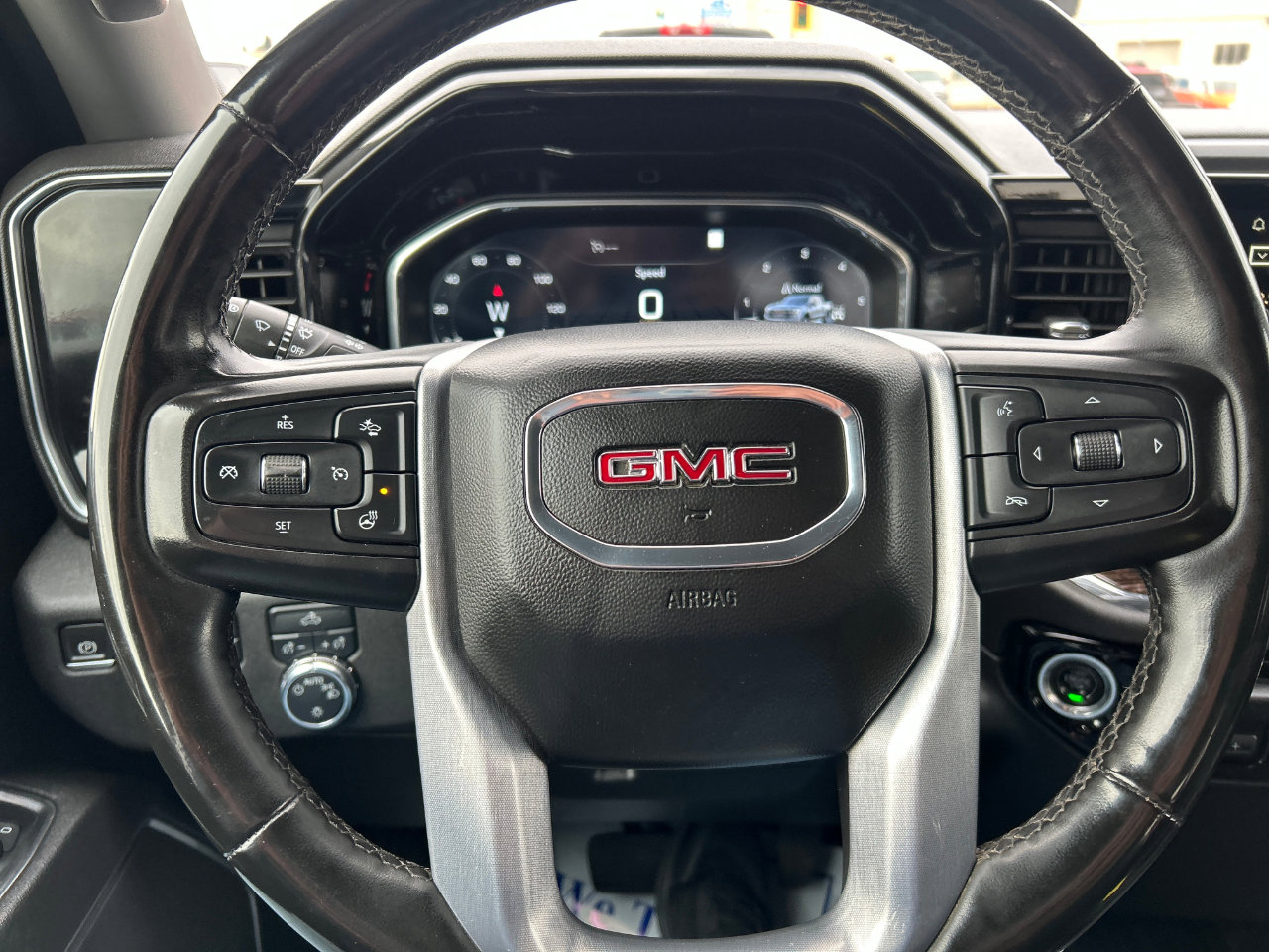 Used 2023 GMC Sierra 1500 SLE w/ X31 Off-Road Package image 11