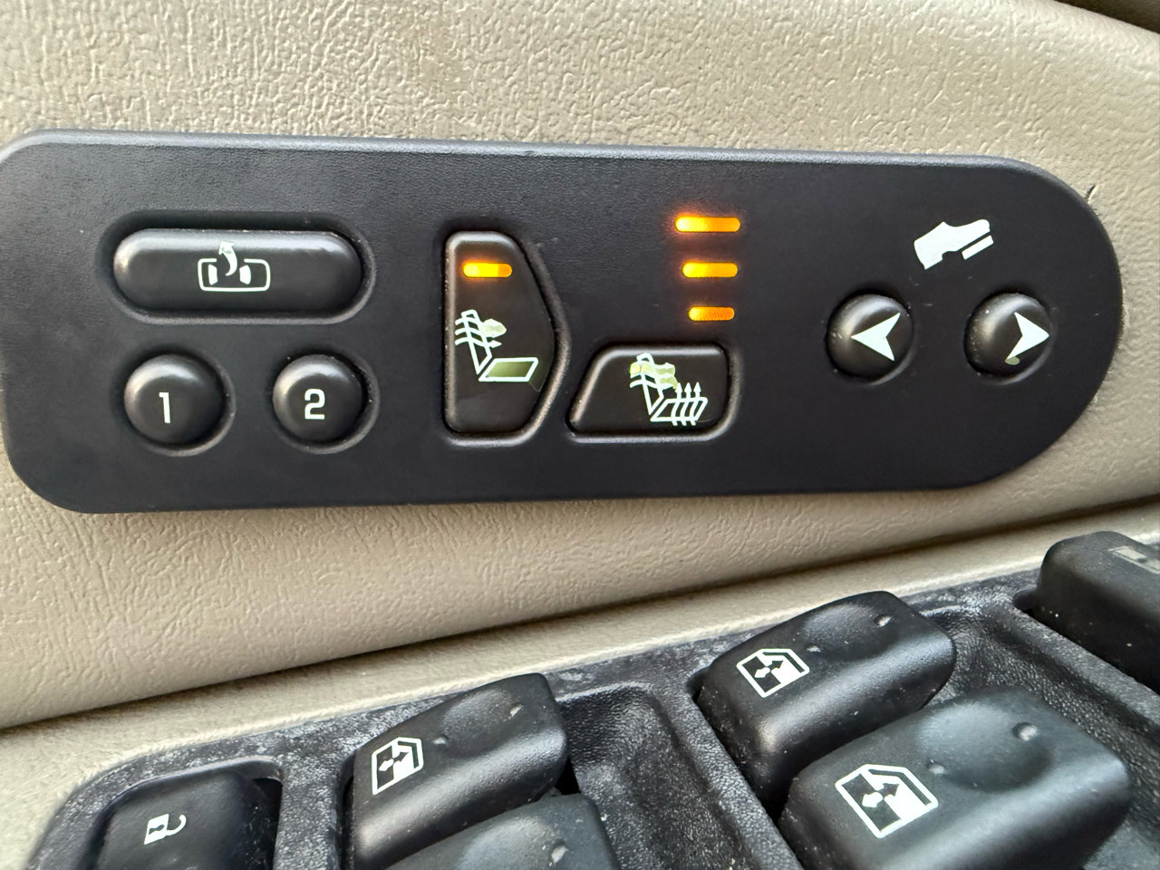 Used 2005 Chevrolet Avalanche 2500 w/ Preferred Equipment Group image 19