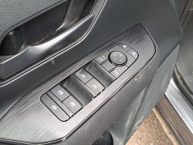 Used 2025 Nissan Kicks S image 21