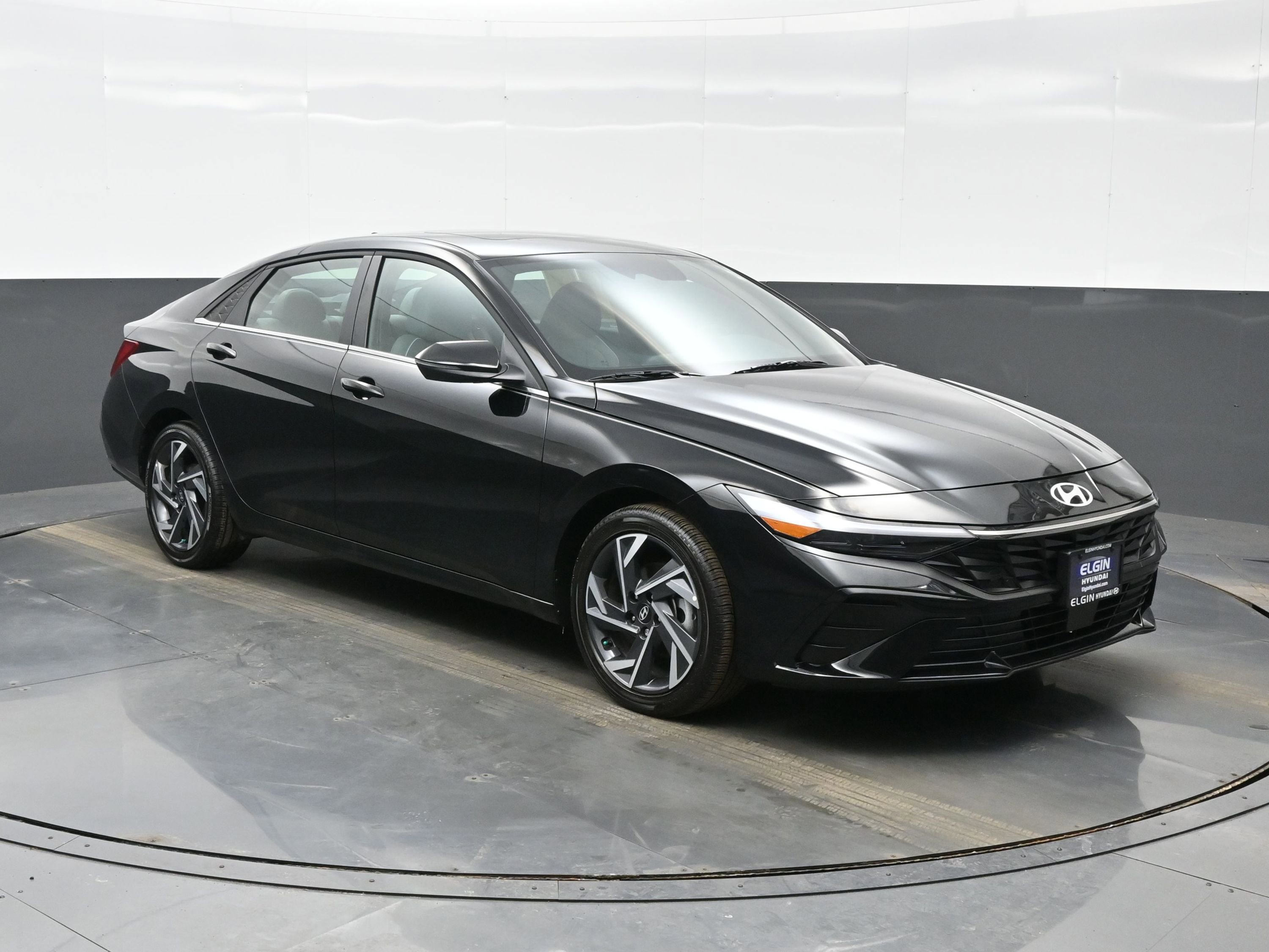 Certified 2025 Hyundai Elantra Limited image 8