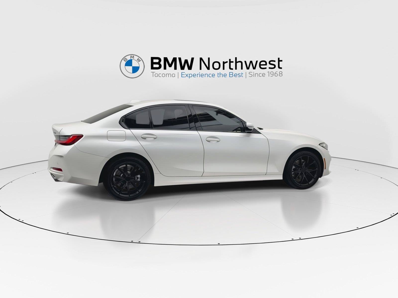 Used 2023 BMW 330i xDrive Sedan w/ Driving Assistance Package AWD/4WD image 4