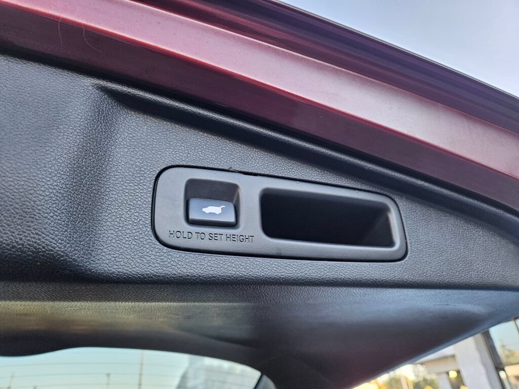Used 2018 Honda CR-V Touring image 14