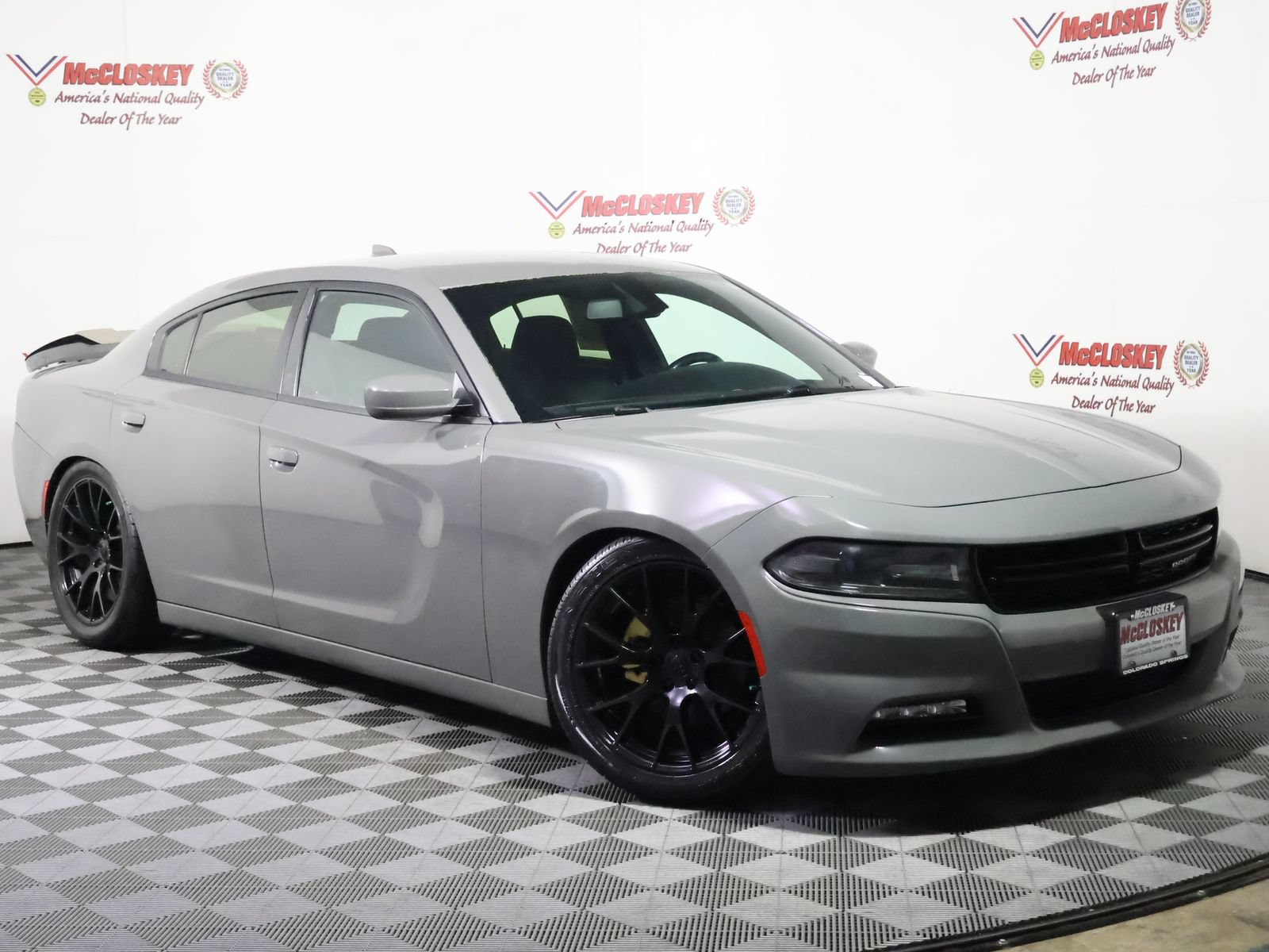 Used 2018 Dodge Charger SXT Plus RWD image 2