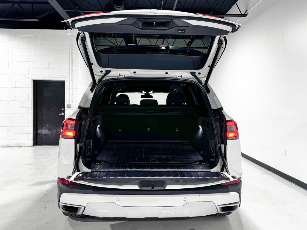 Used 2023 BMW X5 xDrive40i w/ Premium Package image 12