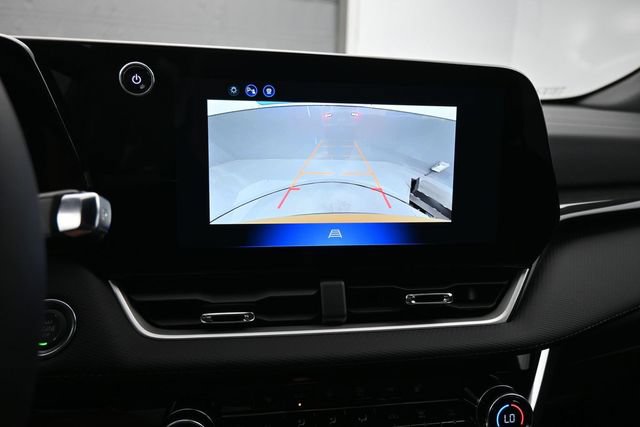 New 2027 Chevrolet Equinox LT w/ Convenience Package II FWD image 18