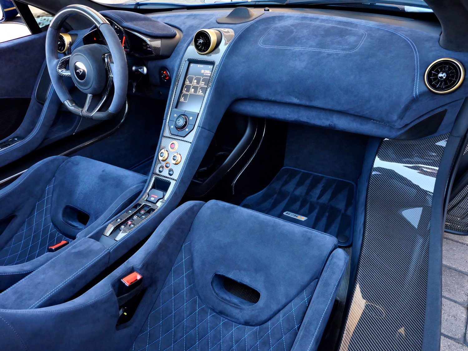 Used 2016 McLaren 675LT Spider RWD image 10