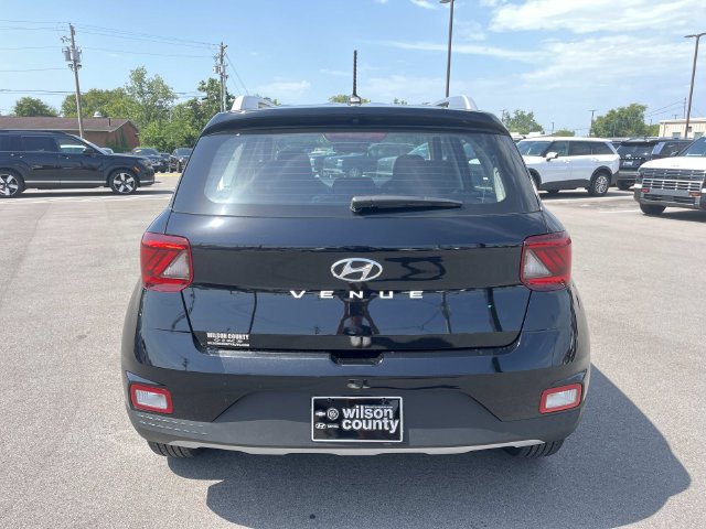 New 2026 Hyundai Venue SEL FWD image 4