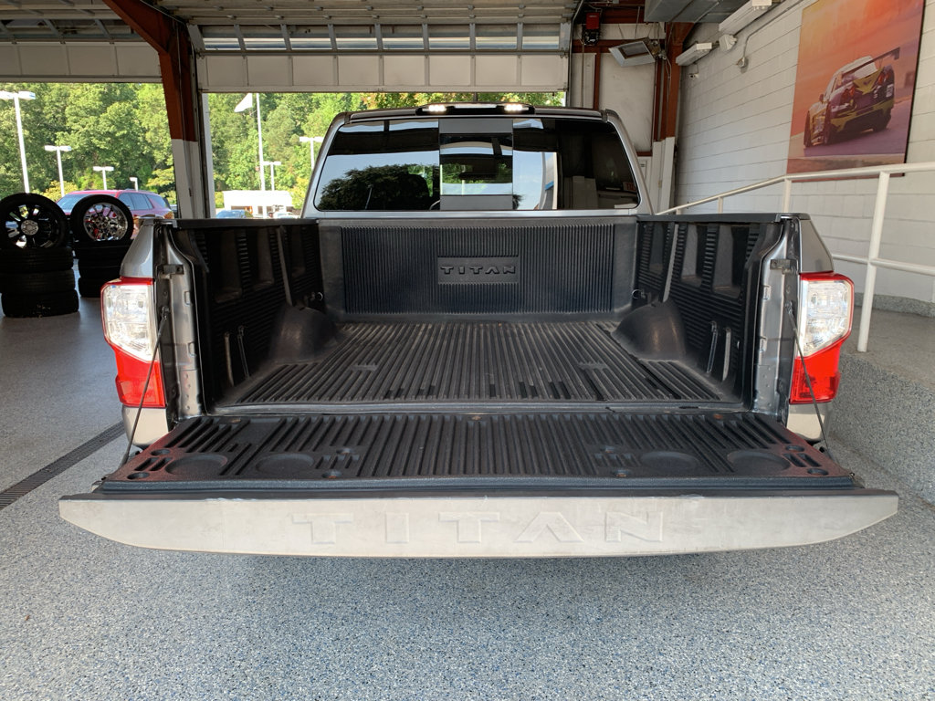 Used 2022 Nissan Titan SV RWD image 8
