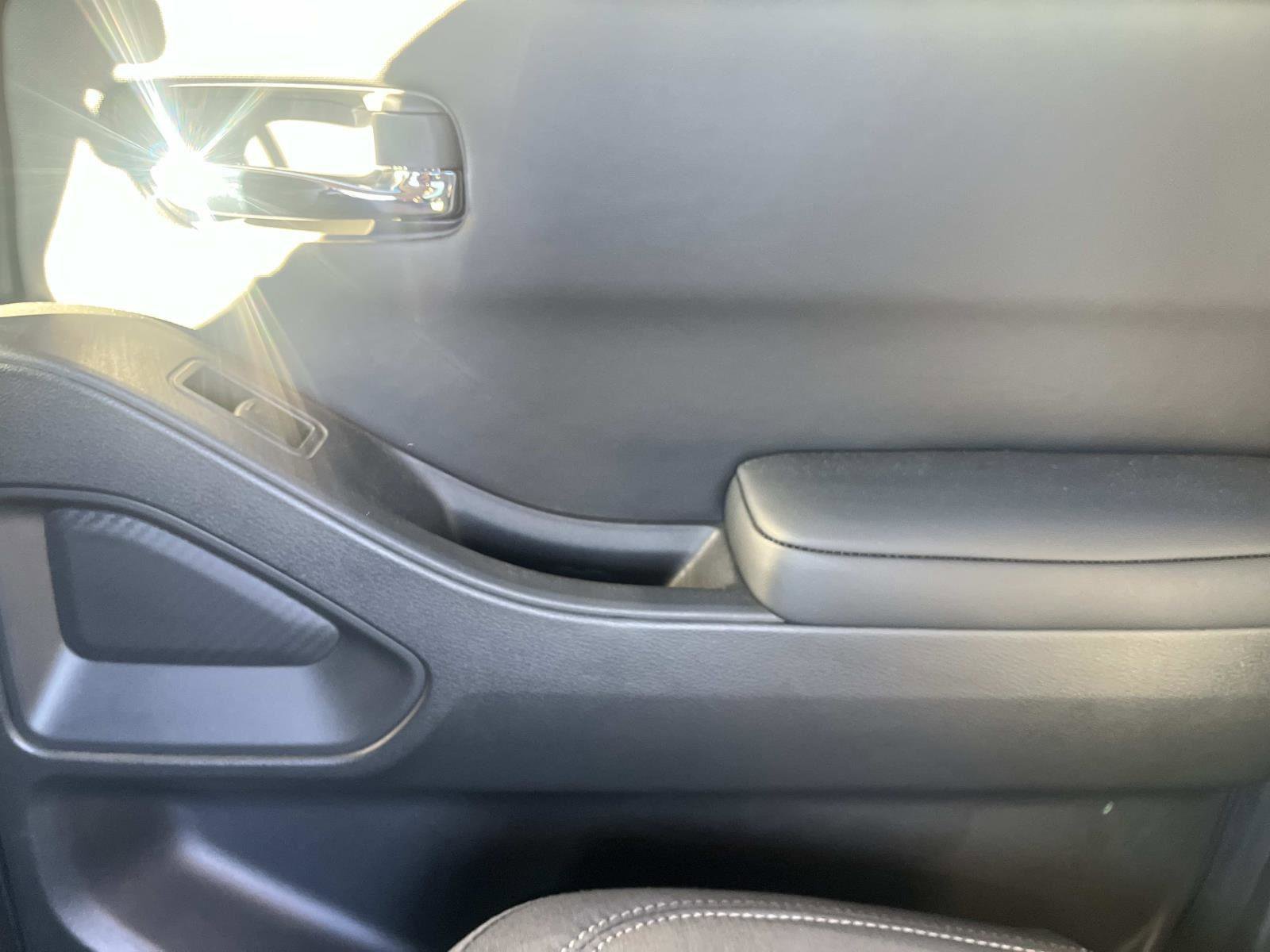 Used 2023 Nissan Frontier SV w/ Tow Package image 15