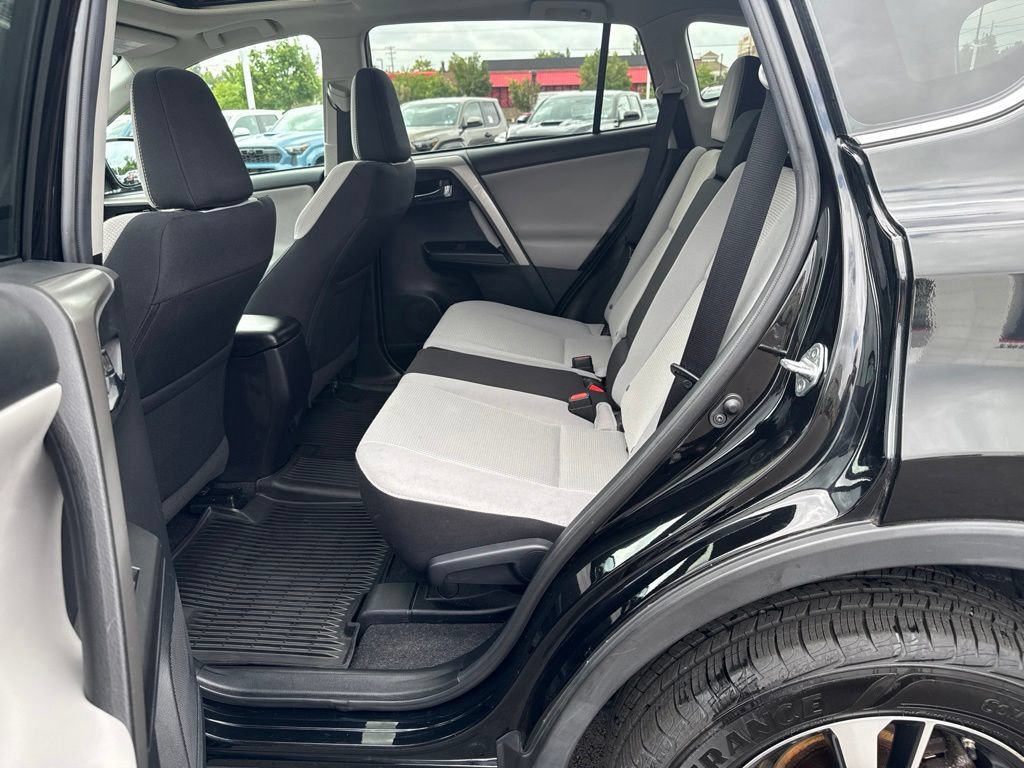Used 2018 Toyota RAV4 XLE w/ Plus Extra Value Package AWD/4WD image 10