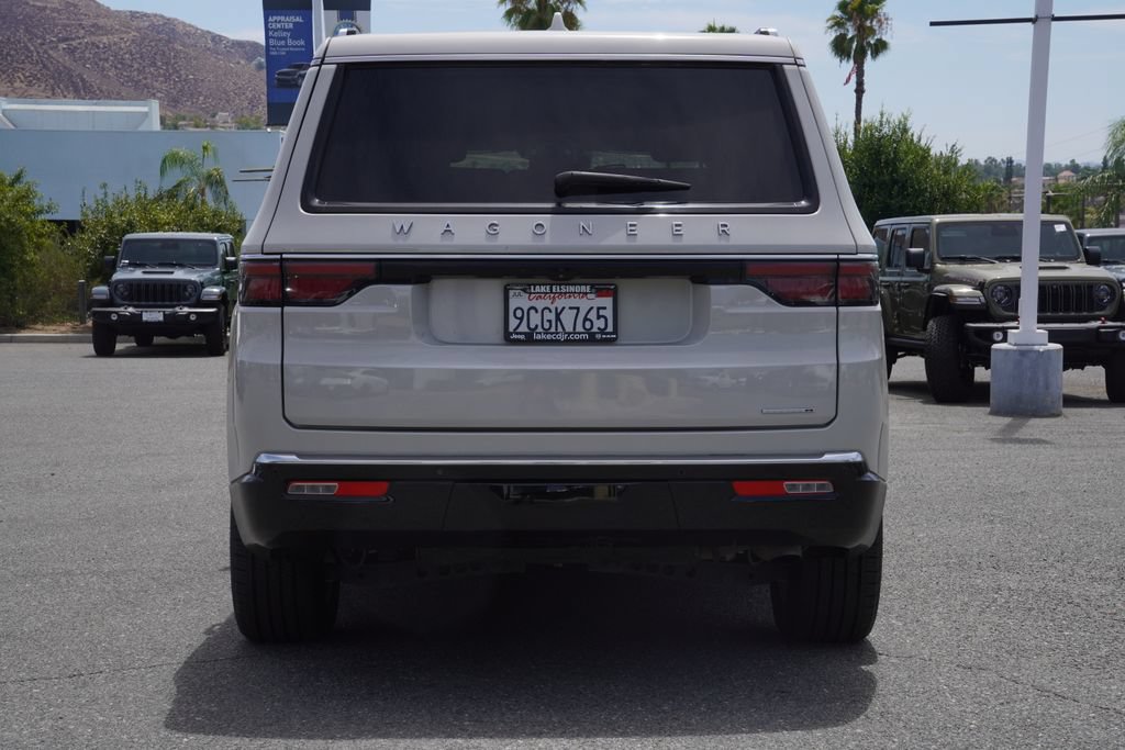 Certified 2022 Jeep Wagoneer Series II RWD image 5