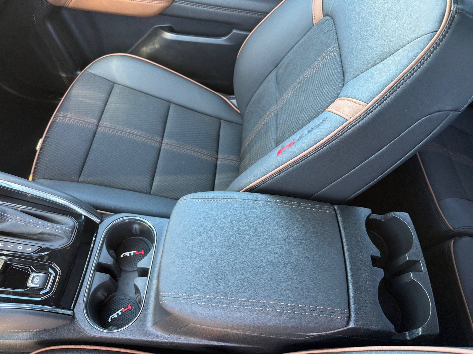 Used 2026 GMC Canyon AT4 AWD/4WD image 14