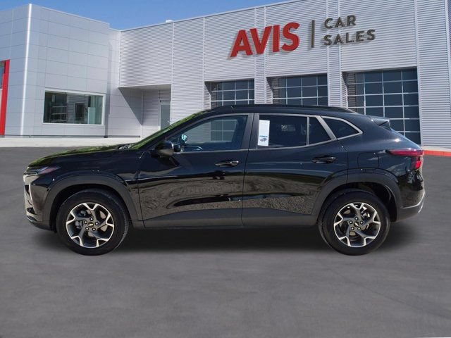 Used 2025 Chevrolet Trax LT w/ LT Convenience Package FWD image 10
