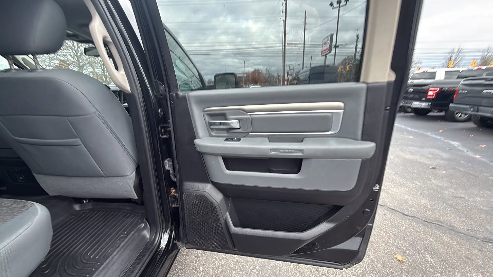 Used 2014 RAM 1500 Big Horn image 13