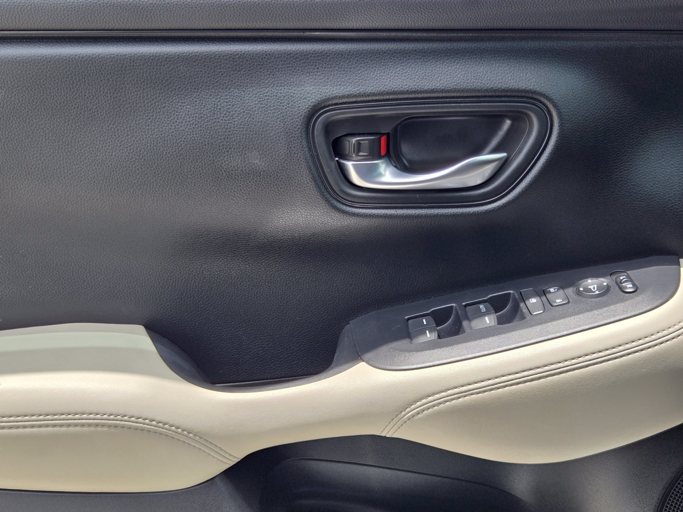 Used 2026 Honda HR-V LX image 21