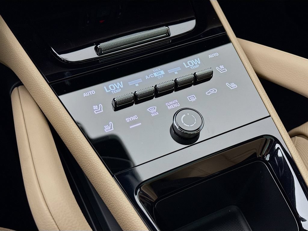 New 2026 Porsche Cayenne Coupe AWD/4WD image 23
