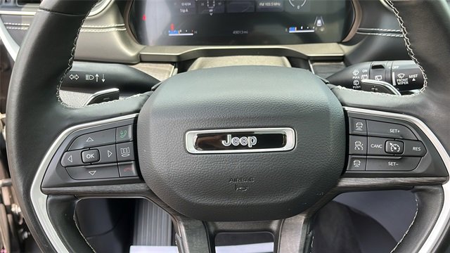 Used 2022 Jeep Grand Cherokee Limited image 11