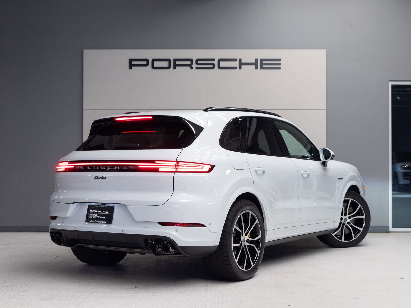 New 2026 Porsche Cayenne Turbo AWD/4WD image 7