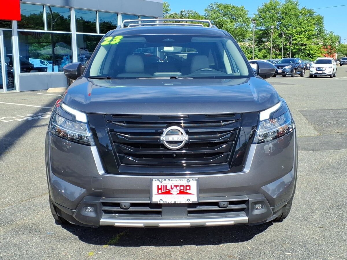 Used 2023 Nissan Pathfinder SL w/ Lighting Package (N92) AWD/4WD image 2
