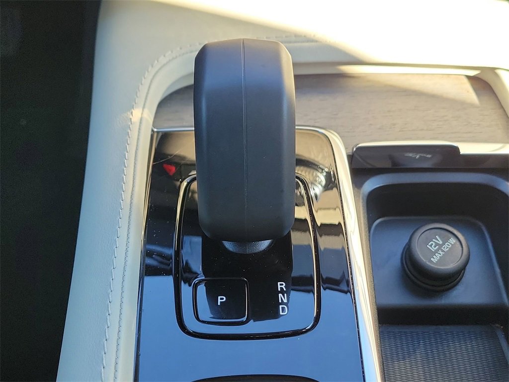 Used 2023 Volvo XC90 B6 Plus image 30