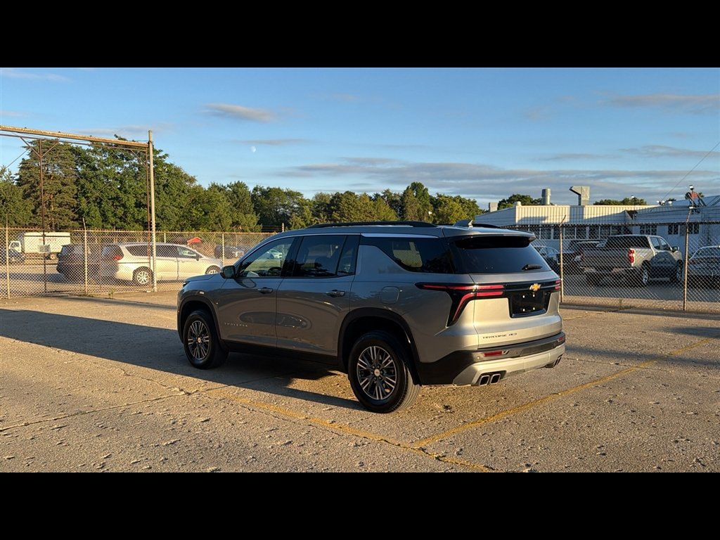 Used 2024 Chevrolet Traverse LT w/ LPO, Floor Liner Package AWD/4WD image 4