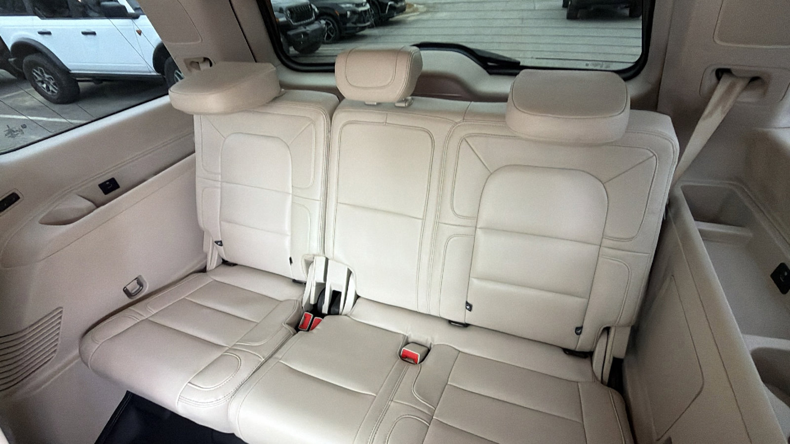 Used 2021 Lincoln Navigator Reserve w/ Luxury Package image 26